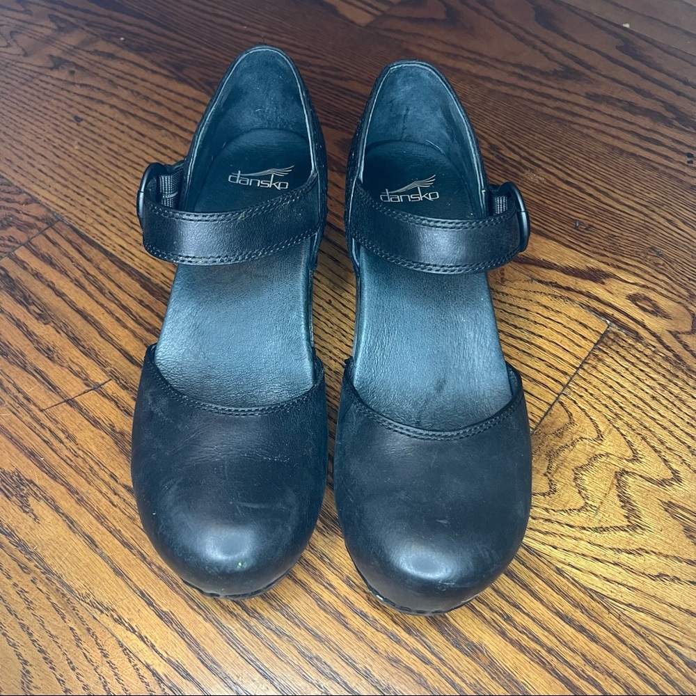 Dansko box leather buckle clog sandal perfect for work size 40